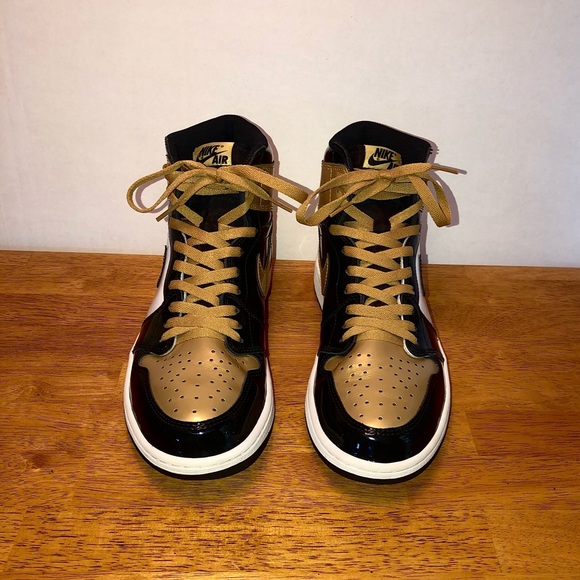 Jordan 1 Retro High Gold Top 3. Men’s size 10.5 main image 7